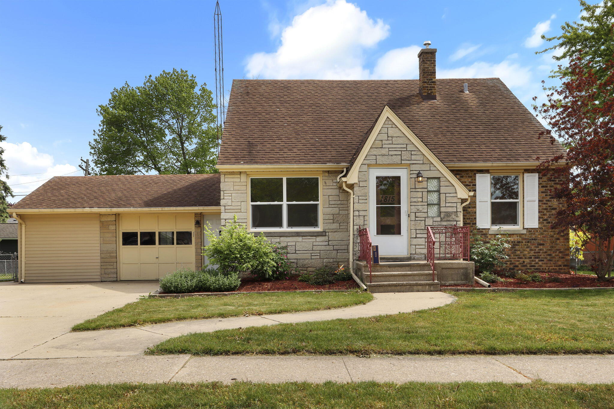 1-web-or-mls-1815 29th St, Kenosha, WI -