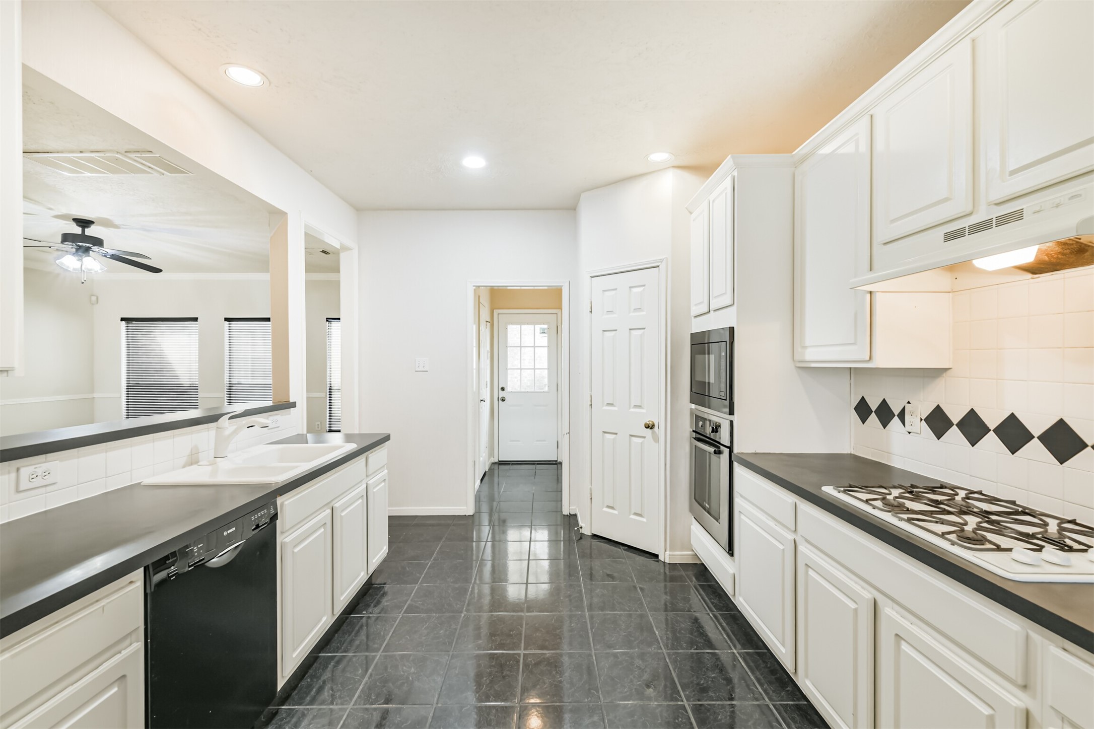 823 Hannock Glen Lane Spring, TX 77373 - Photo 20 of 47