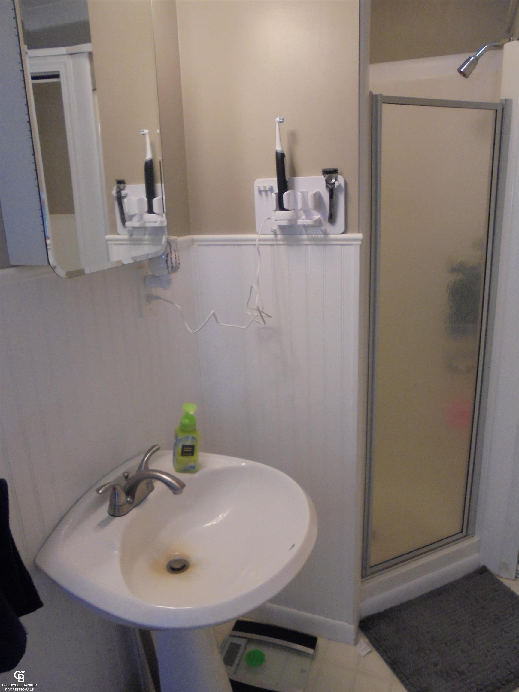 3188 Millville Road Lapeer, MI 48446 - Photo 32 of 65 Master Bathroom