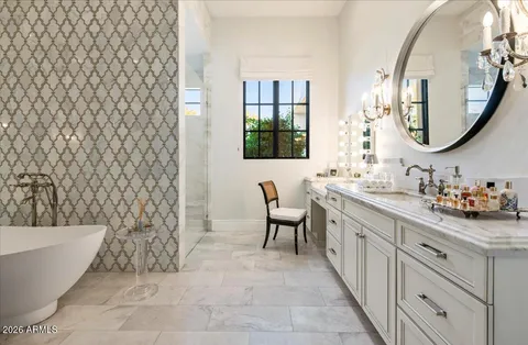 $10,495,000 | 5022 East Orchid Lane, Paradise Valley, AZ 85253