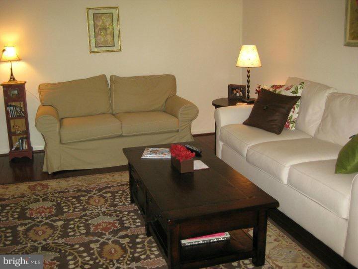 1414 Northgate Square, Unit 11B Reston, VA 20190 - Photo 5 of 25 Living Room