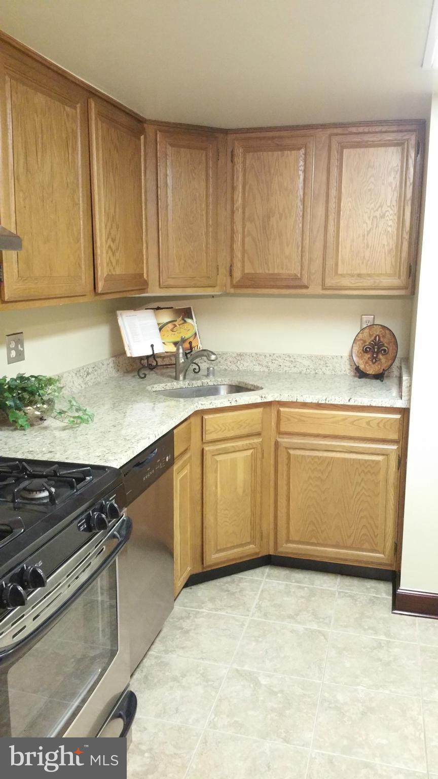 1414 Northgate Square, Unit 11B Reston, VA 20190 - Photo 6 of 25 Kitchen