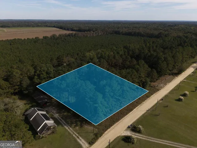 a view of a tennis court