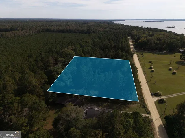 a view of a tennis court