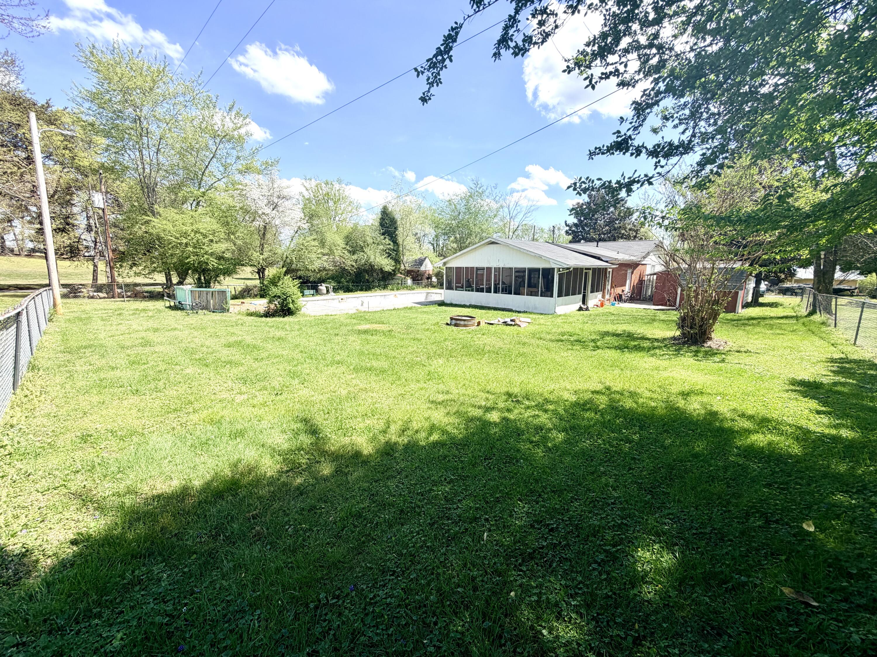 218 Broyles Road Spring City, TN 37381 - Photo 2 of 19 IMG_2037