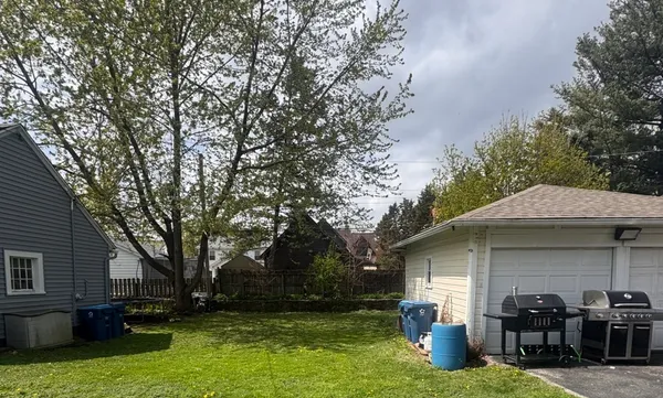 $395,000 | 209 South Commonwealth Avenue, Aurora, IL 60506