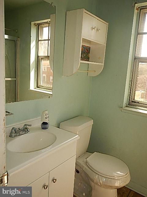4834 Melbourne Road Baltimore, MD 21229 - Photo 11 of 16 Bath