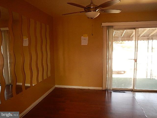4834 Melbourne Road Baltimore, MD 21229 - Photo 4 of 16 Dining Room