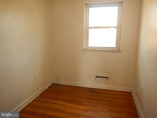 4834 Melbourne Road Baltimore, MD 21229 - Photo 8 of 16 Bedroom