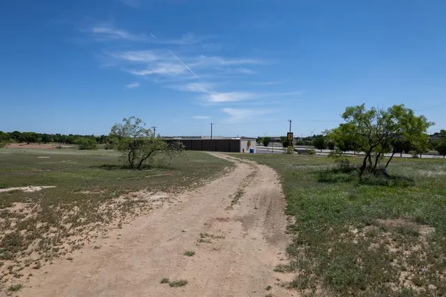 $364,000 | 2102 North Ridge Road, Lubbock, TX 79403