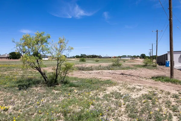 $364,000 | 2102 North Ridge Road, Lubbock, TX 79403