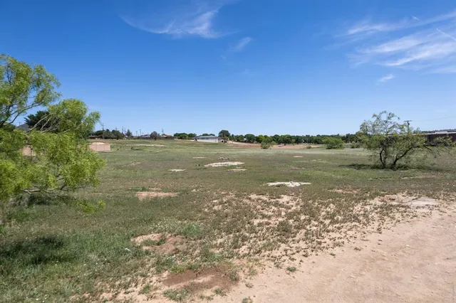 $364,000 | 2102 North Ridge Road, Lubbock, TX 79403