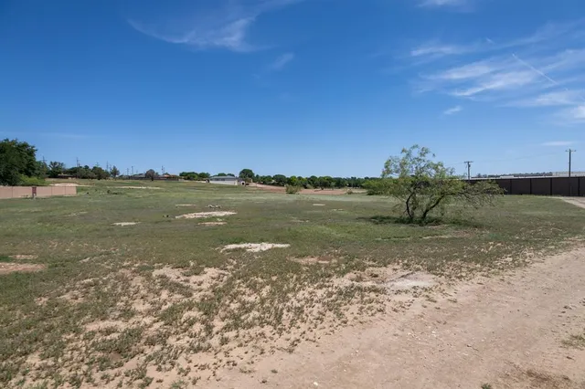 $364,000 | 2102 North Ridge Road, Lubbock, TX 79403