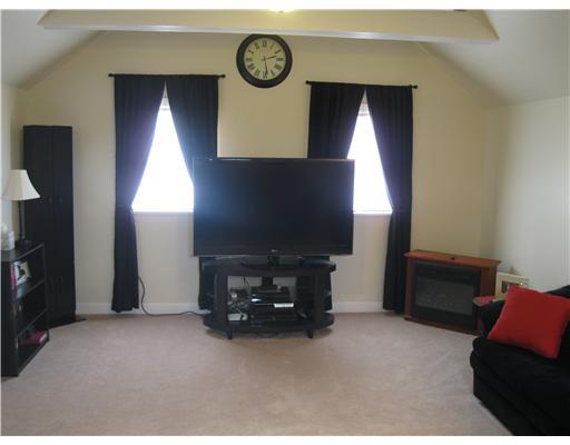 139 Ridge Avenue Economy, PA 15042 - Photo 5 of 16 Living Room.