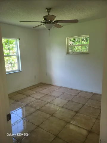 $2,000 | 2813 Anne Street, Fort Pierce, FL 34946