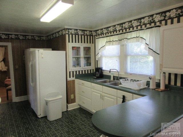 2298 Lail Road Glen Alpine, NC 28655 - Photo 3 of 16 Gallery Image 3