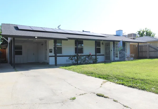$334,900 | 915 East Noble Avenue, Visalia, CA 93292