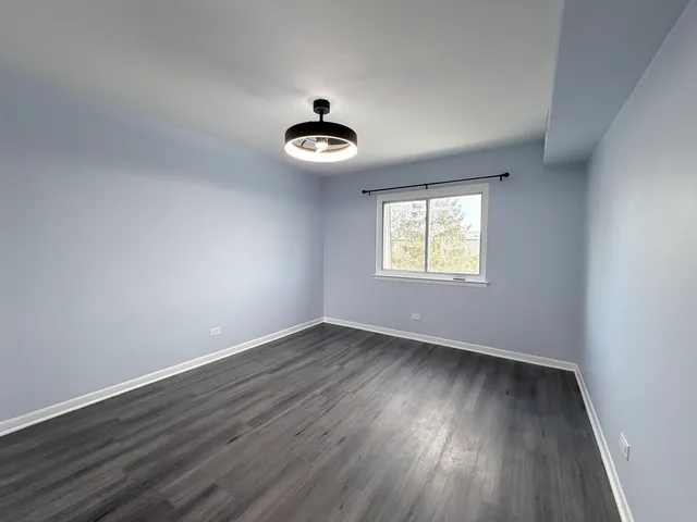 $2,000 | 9460 Bay Colony Drive, Unit 3N, Des Plaines, IL 60016