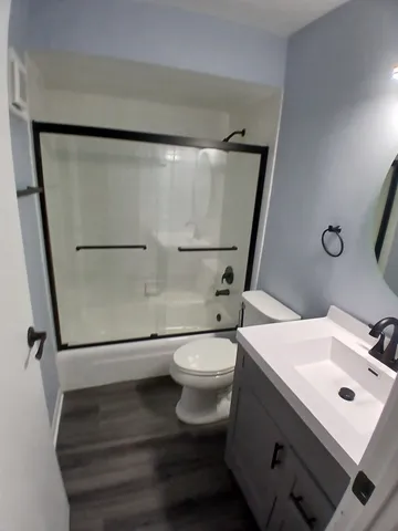 $2,000 | 9460 Bay Colony Drive, Unit 3N, Des Plaines, IL 60016