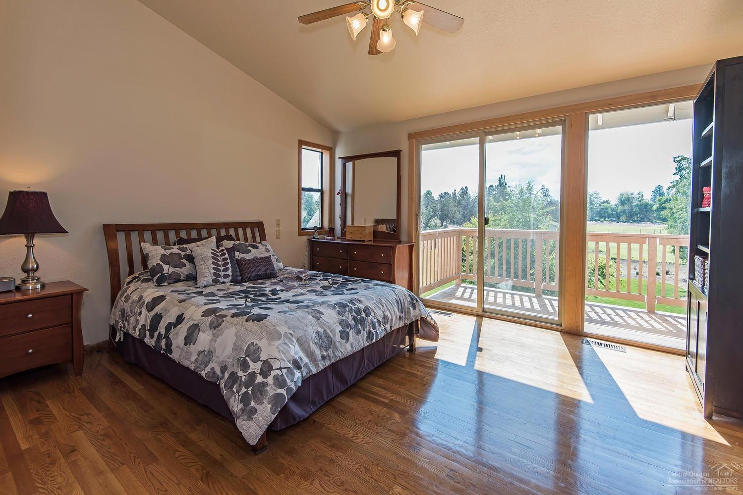 63311 Abbey Rd Bend Bend, OR 97701 - Photo 10 of 25 Beautiful upstairs master bedroom with v