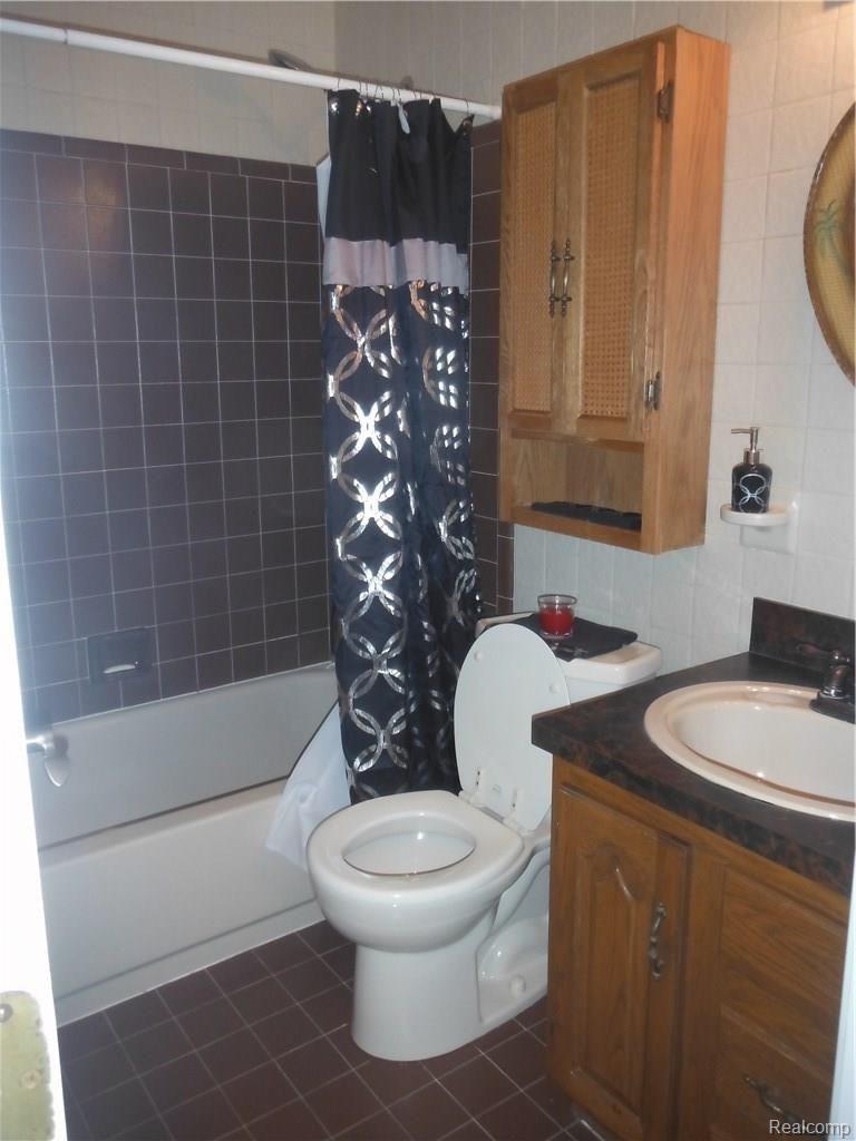 13900 Reeck Road Southgate, MI 48195 - Photo 22 of 38 020 - Copy (2) - Copy.JPG