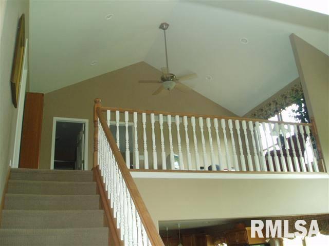 1213 Springbrook Lane DeWitt, IA 52742 - Photo 6 of 9 Gallery Image 6