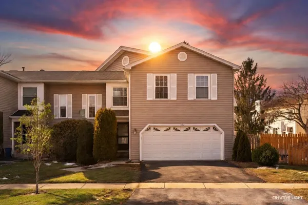 $419,990 | 1102 Southbridge Lane, Schaumburg, IL 60169