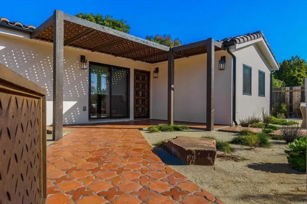 $5,500 | 2087 Via Ladeta, La Jolla, CA 92037