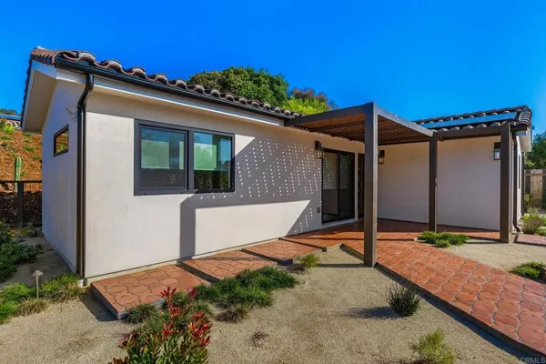 $5,500 | 2087 Via Ladeta, La Jolla, CA 92037