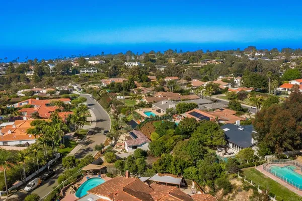 $5,500 | 2087 Via Ladeta, La Jolla, CA 92037