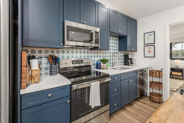 $5,500 | 2087 Via Ladeta, La Jolla, CA 92037