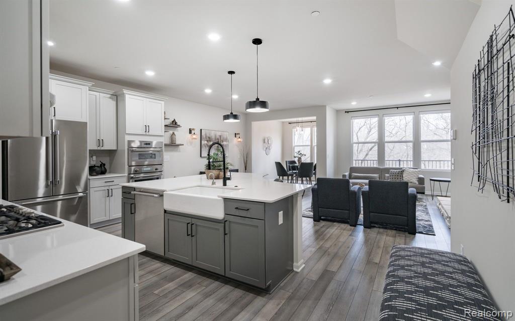 664 Peppermint Drive Rochester, MI 48307 - Photo 5 of 43