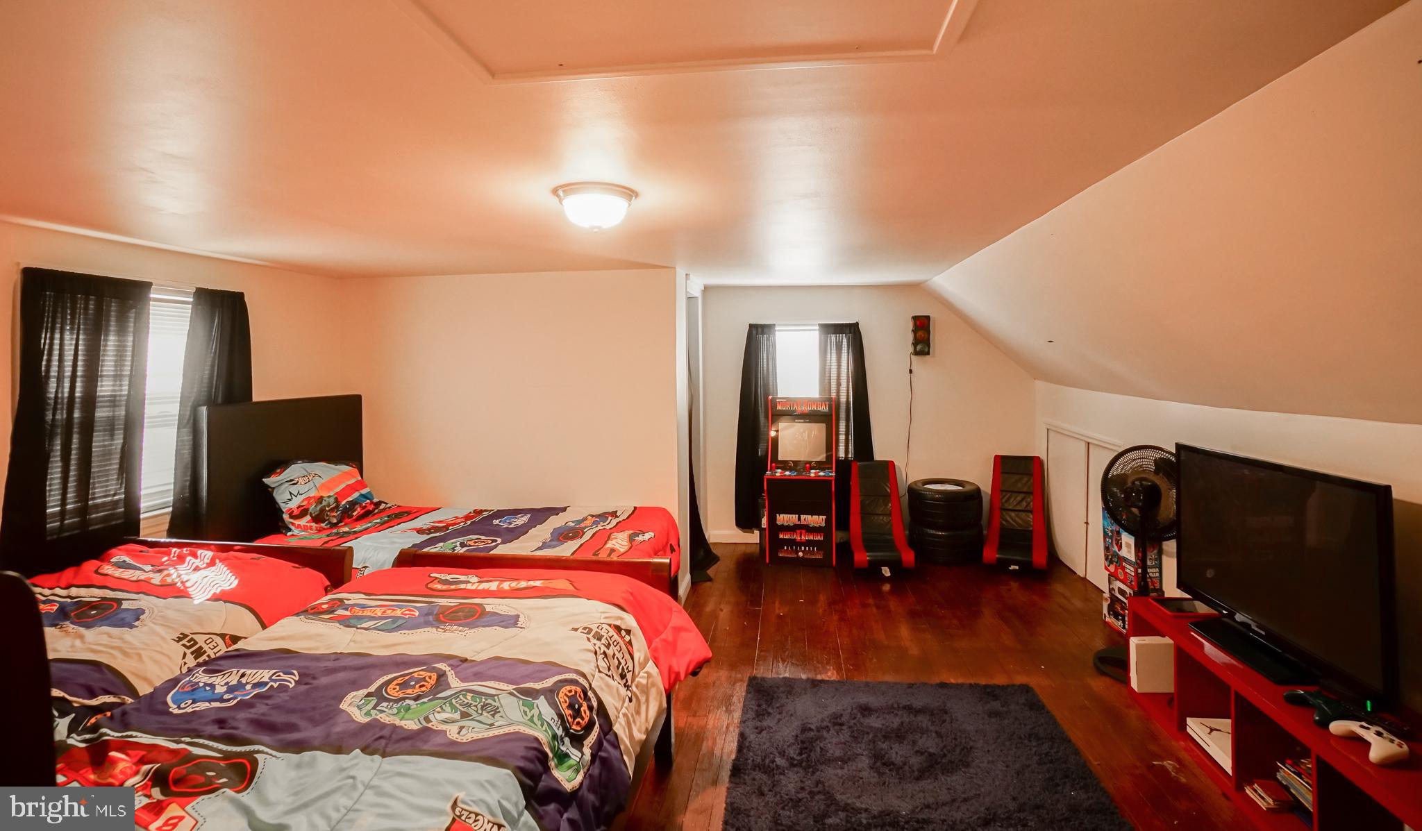 1206 Lower Ferry Road Trenton, NJ 08618 - Photo 13 of 19 Upstairs