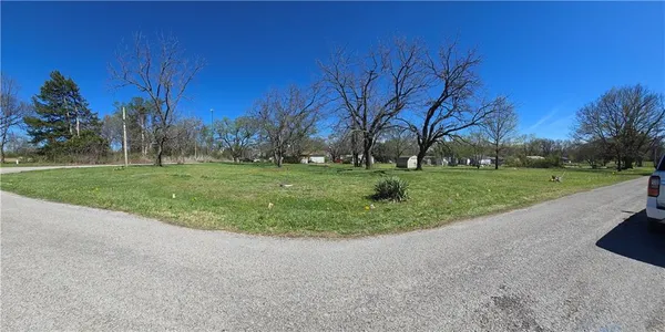 $11,000 | 102 Sycamore Street, Pleasanton, KS 66075