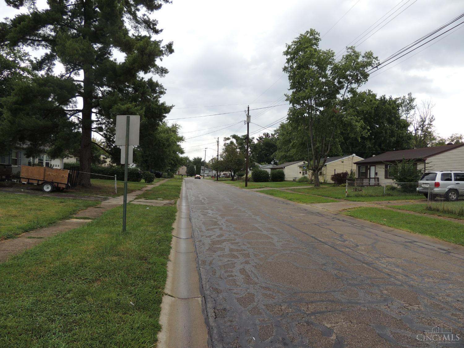 3442 Redskin Drive Cincinnati, OH 45251 - Photo 2 of 12