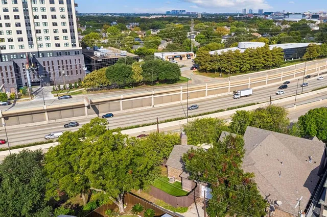 $4,500 | 5200 Longview Street, Dallas, TX 75206