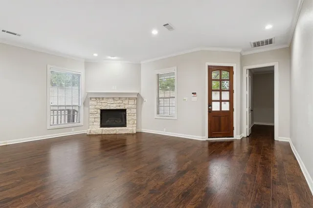 $4,500 | 5200 Longview Street, Dallas, TX 75206