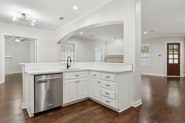 $4,500 | 5200 Longview Street, Dallas, TX 75206