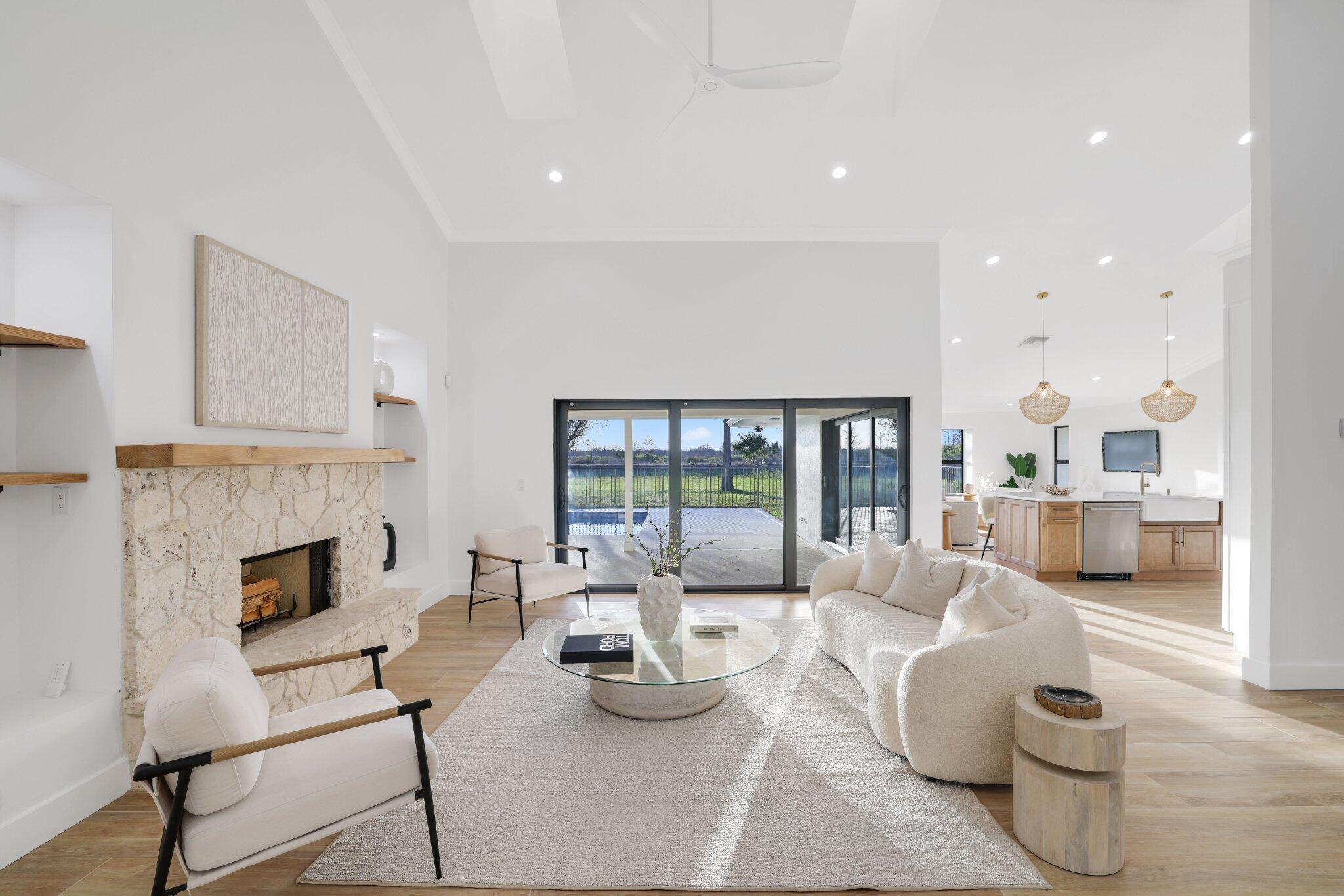 24 Dunbar Road Palm Beach Gardens, FL 33418 - Photo 4 of 93 24 Dunbar Road - 10.jpg-SMALL