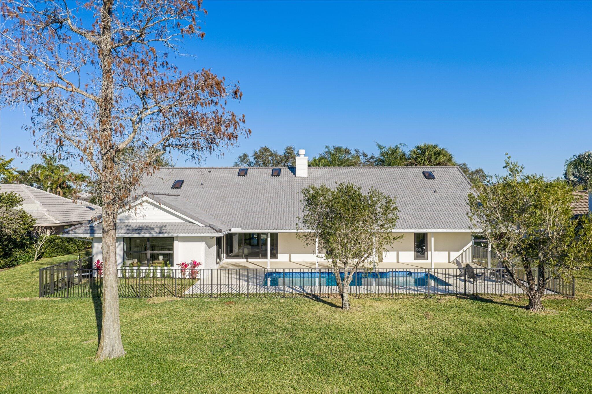 24 Dunbar Road Palm Beach Gardens, FL 33418 - Photo 60 of 93 24 Dunbar Road - 63.jpg-SMALL