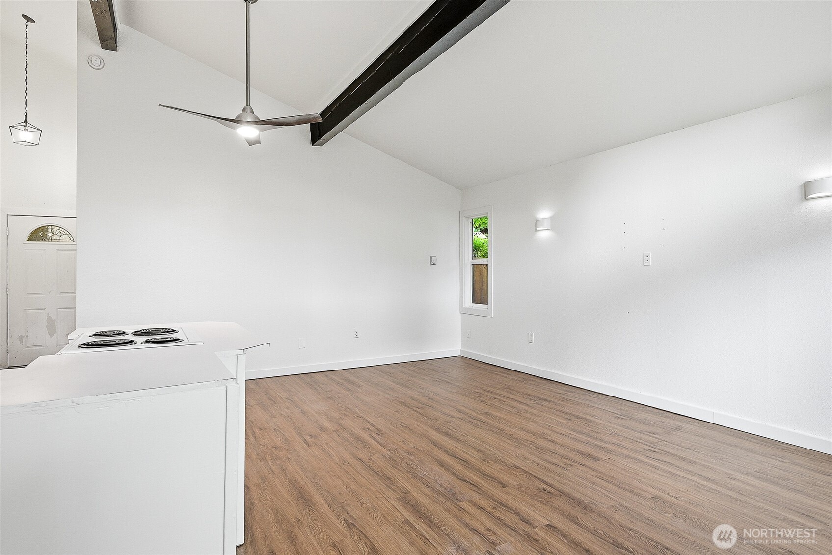 7901 196th Street Southwest, Unit 22 Edmonds, WA 98026 - Photo 10 of 34