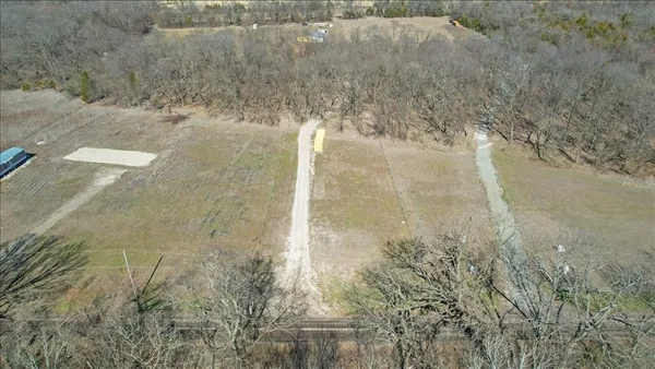 a view of a yard