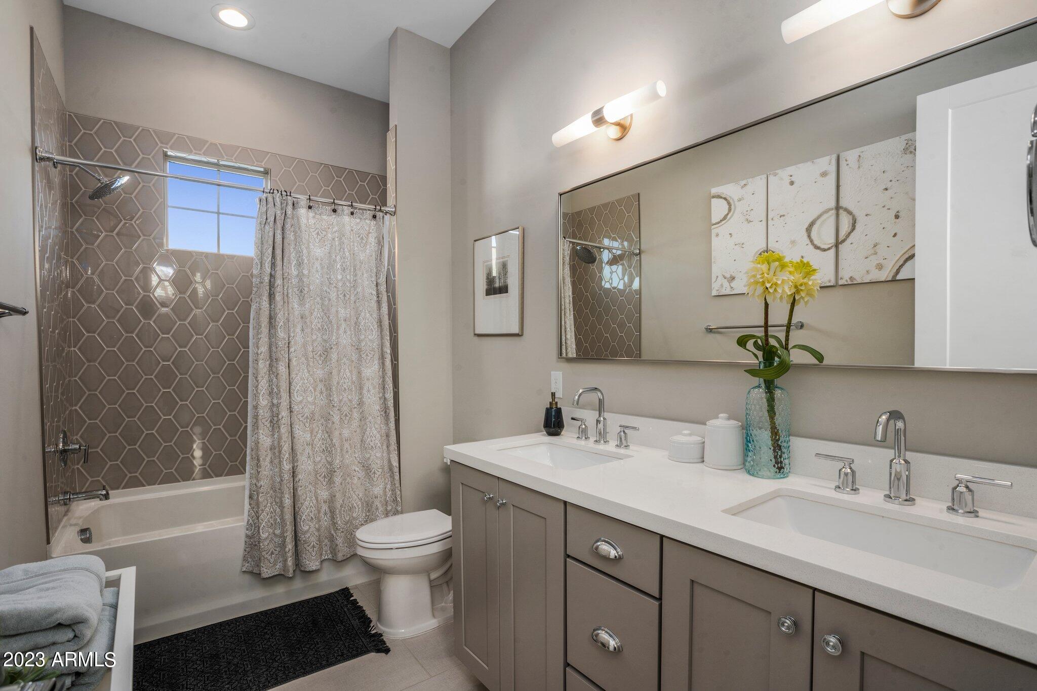 4230 East Carol Ann Lane Phoenix, AZ 85032 - Photo 18 of 26 Hall Bath