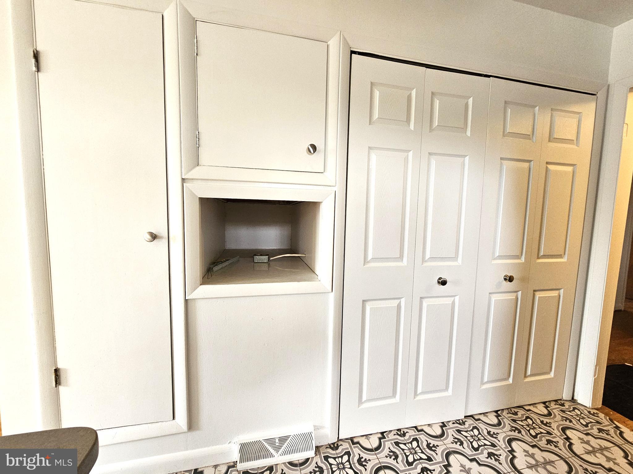 103 Shawnee Circle Cambridge, MD 21613 - Photo 12 of 49 a view of washer and dryer