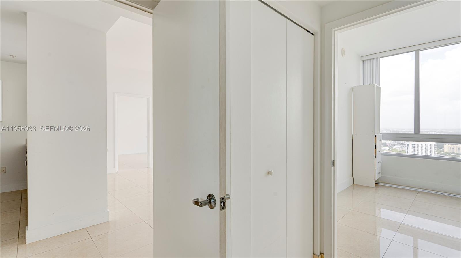 90 Southwest 3rd Street, Unit PH10 Miami, FL 33130 - Photo 26 of 31 a view of bathroom