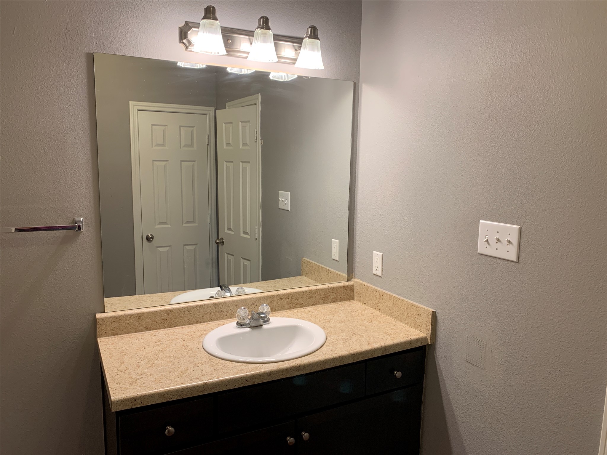 17038 Wilthorne Gardens Court Houston, TX 77084 - Photo 11 of 25 Master Bath