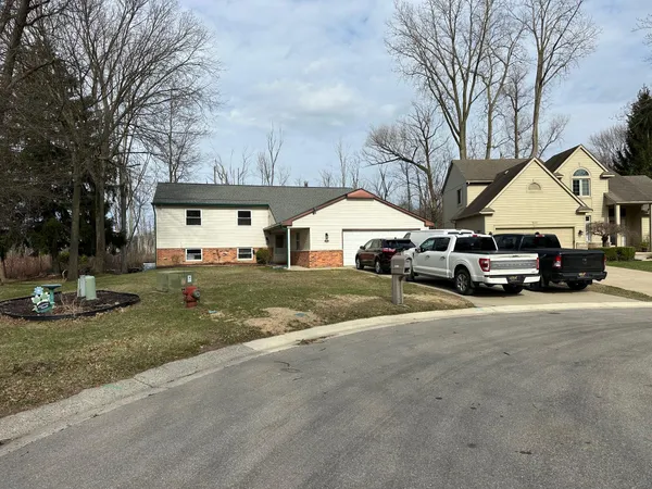 $399,900 | 1535 Kings Crown, Wixom, MI 48393