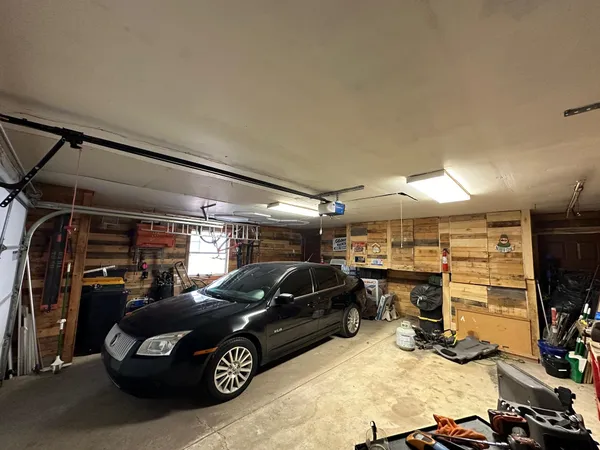 $399,900 | 1535 Kings Crown, Wixom, MI 48393