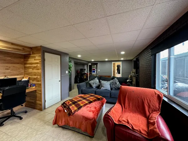 $399,900 | 1535 Kings Crown, Wixom, MI 48393