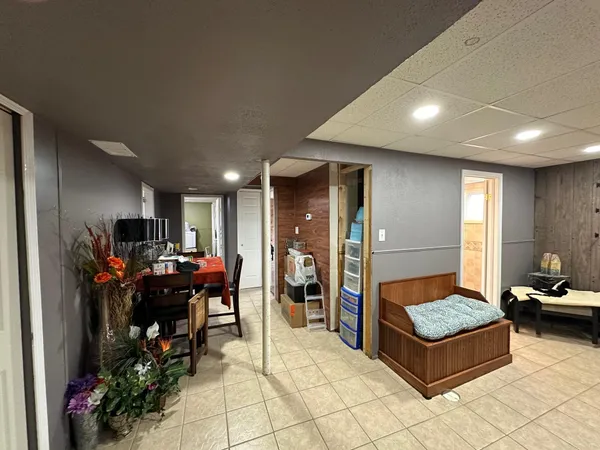 $399,900 | 1535 Kings Crown, Wixom, MI 48393